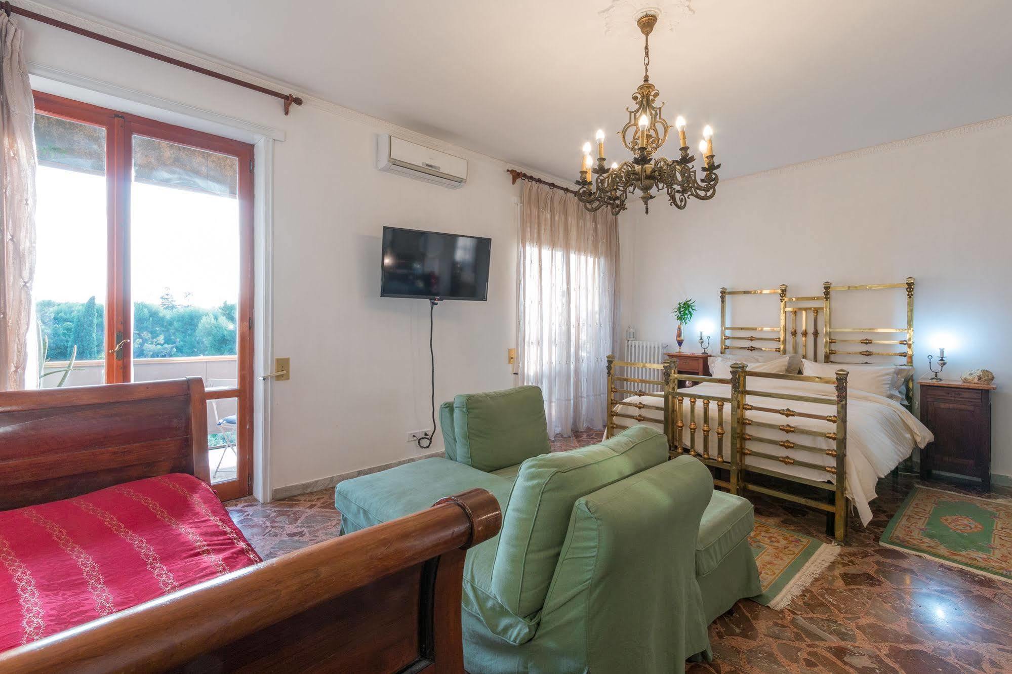 Larala' Bed and Breakfast Lecce Exteriör bild